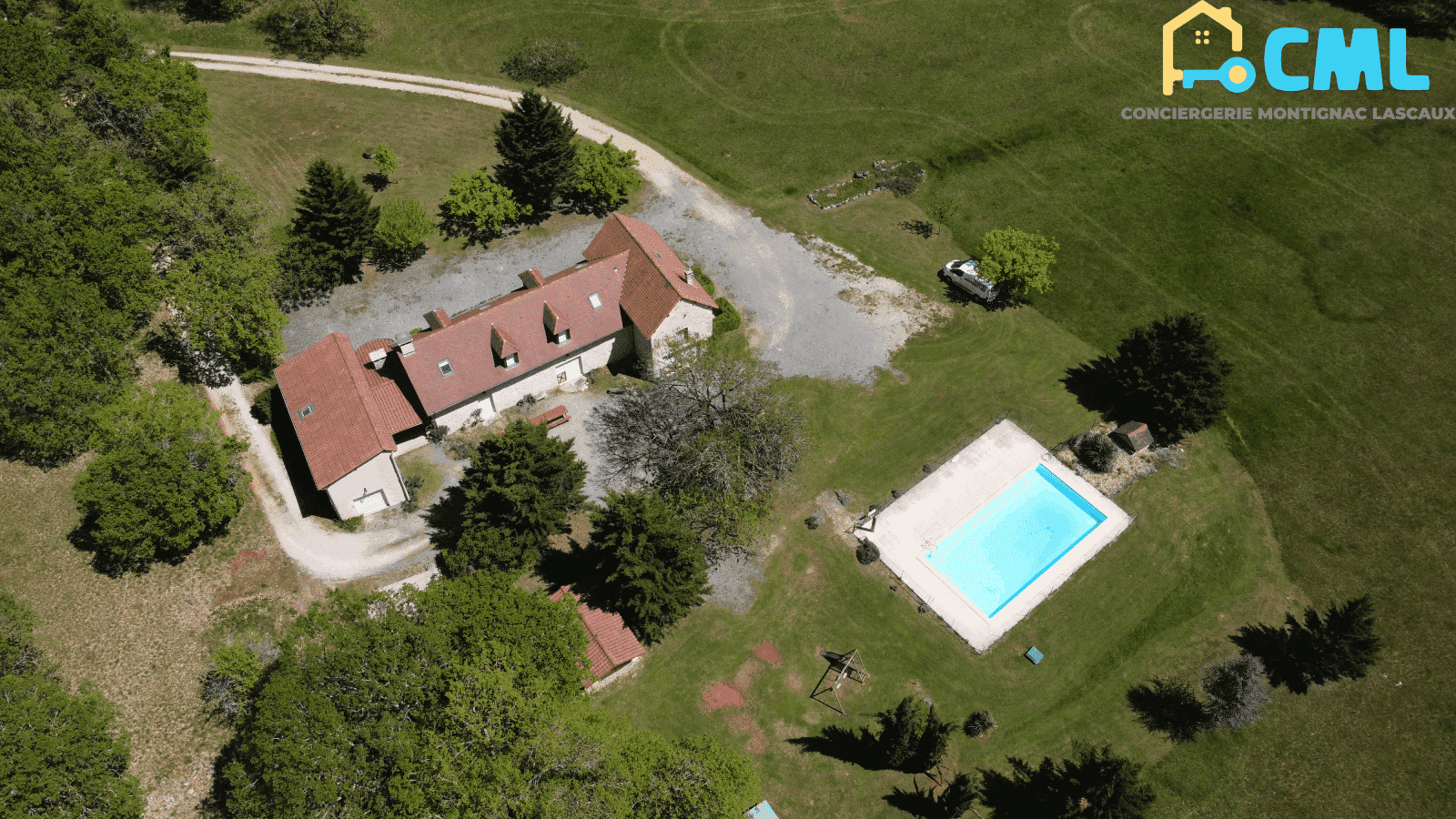 Le Pigeonnier Gîte 5 pers. Piscine Partagée 12x6m à Thenon